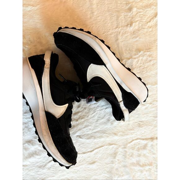 Nike Women’s Waffle Debut 'Black White’ Size 6 - Picture 1 of 9